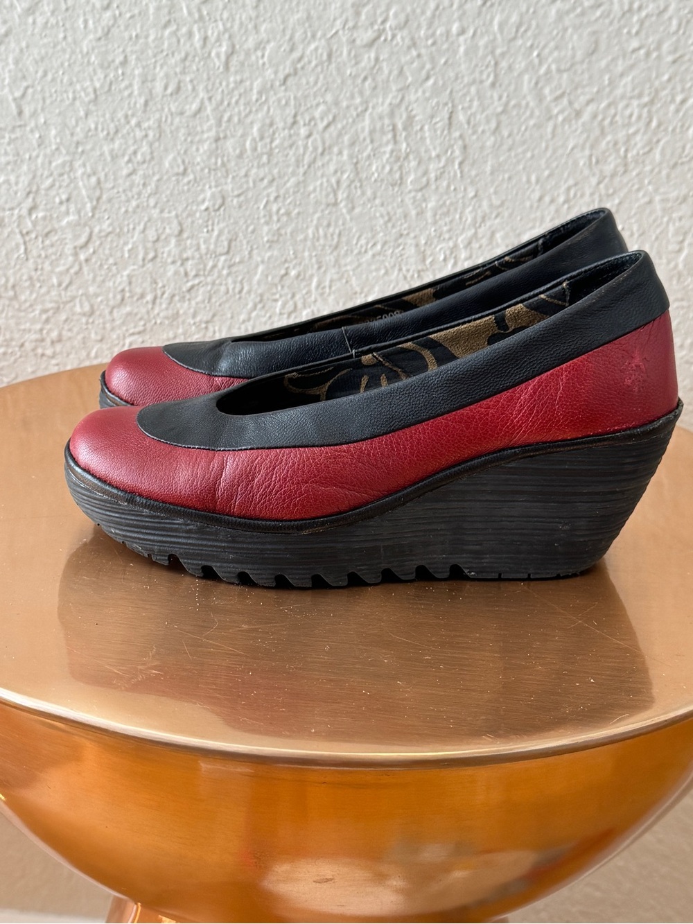 Fly London Yoko Red & Black Leather Wedge Pumps - Size EU 37 / US 6.5